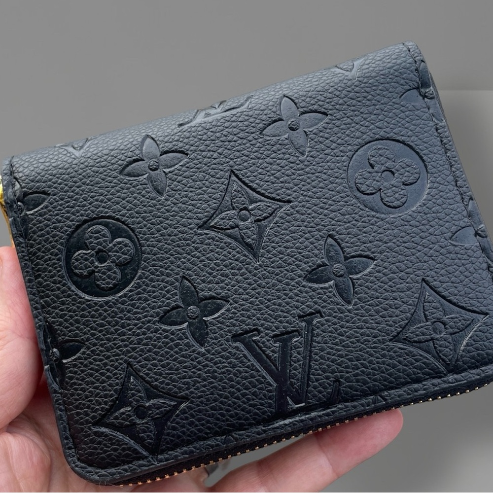 Black embossed LV wallet zip around with card slots - Picture 6 of 12